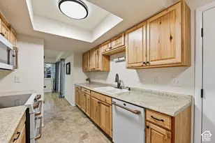 985 E Essex Ct Way, Midvale, UT 84047 - Photo 10