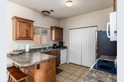 300 E 300 N #D4, Kanab, UT 84741 - Photo 10