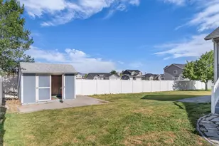 1077 N 690 E, Tooele, UT 84074 - Photo 40