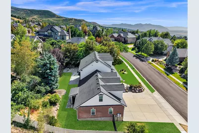 4433 S Devonshire Dr E, Bountiful, UT 84010 - Photo 10