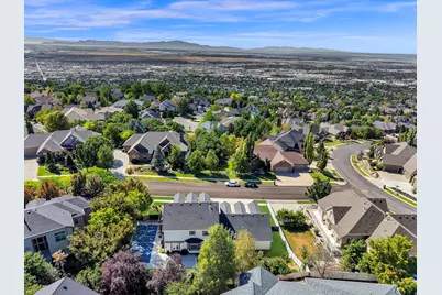 4433 S Devonshire Dr E, Bountiful, UT 84010 - Photo 8