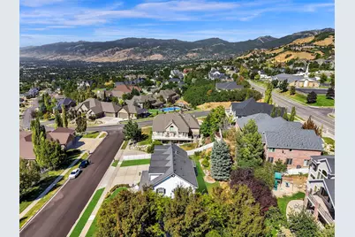 4433 S Devonshire Dr E, Bountiful, UT 84010 - Photo 6