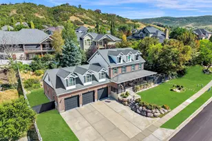 4433 S Devonshire Dr E, Bountiful, UT 84010 - Photo 2