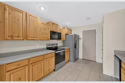 4877 W Quartz Valley Cir, Riverton, UT 84096 - Photo 8