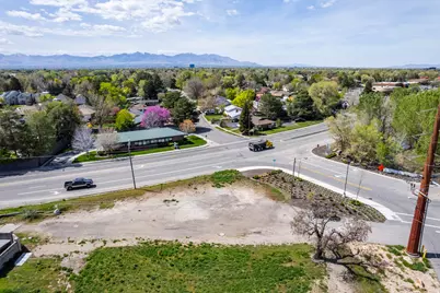 5025 S Highland Dr E, Holladay, UT 84117 - Photo 2
