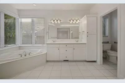 713 Springwood Dr, Farmington, UT 84025 - Photo 28