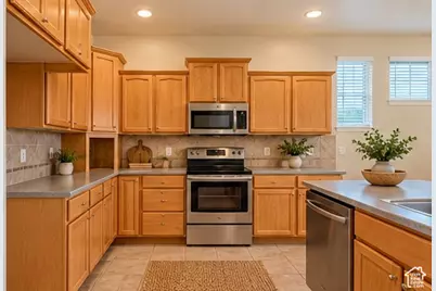1533 W Homecoming Ave, South Jordan, UT 84095 - Photo 10