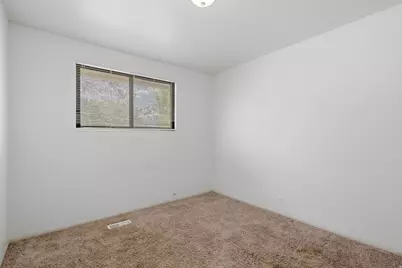 5276 S Huntington Cir, Taylorsville, UT 84129 - Photo 10