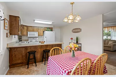 13333 S 2900 W, Riverton, UT 84065 - Photo 10