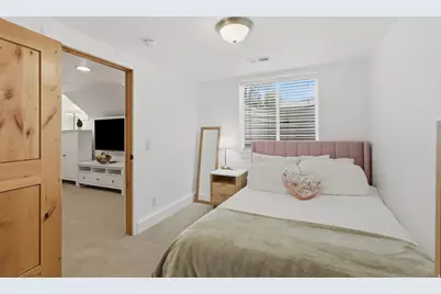 1970 E Laird Dr S, Salt Lake City, UT 84108 - Photo 48