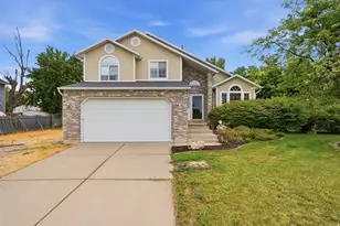 2244 N 1350 W, Clinton, UT 84015 - Photo 2