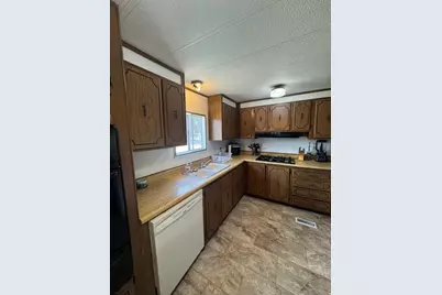 80 W 200 N, Wellington, UT 84542 - Photo 10