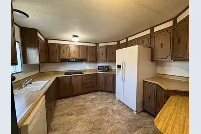 80 W 200 N, Wellington, UT 84542 - Photo 4