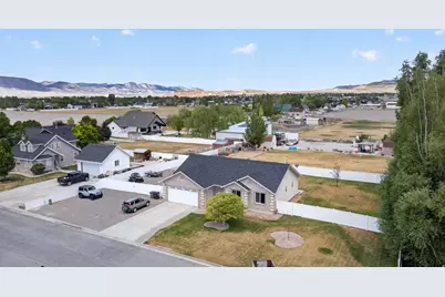 465 E 400 S, Centerfield, UT 84622 - Photo 2