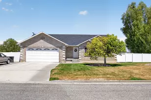 465 E 400 S, Centerfield, UT 84622 - Photo 1