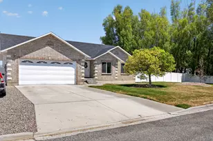 465 E 400 S, Centerfield, UT 84622 - Photo 4