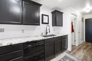 266 W Meadow Ln, Centerville, UT 84014 - Photo 12