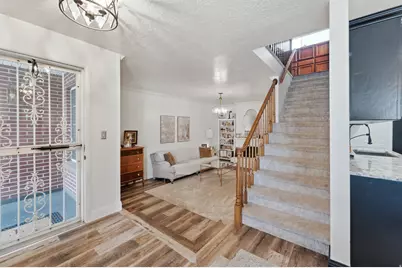 266 W Meadow Ln, Centerville, UT 84014 - Photo 2