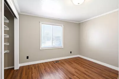 648 W 700 N, Clearfield, UT 84015 - Photo 14
