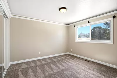648 W 700 N, Clearfield, UT 84015 - Photo 18