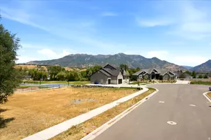 532 E Iris Ln, South Weber, UT 84405 - Photo 1