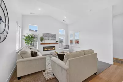 1489 N Saratoga View Ln #B, Saratoga Springs, UT 84045 - Photo 10