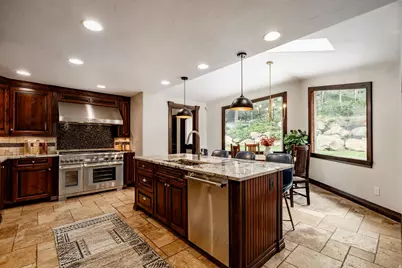 1547 S Wasatch Dr, Salt Lake City, UT 84108 - Photo 8