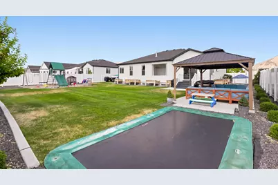 572 S 690 E, Hyrum, UT 84319 - Photo 32