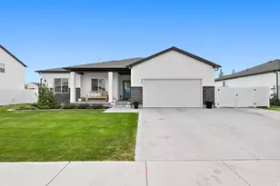 572 S 690 E, Hyrum, UT 84319 - Photo 1