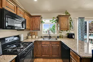 4523 N Buckboard St, Eagle Mountain, UT 84005 - Photo 12