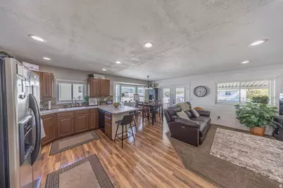 2765 W Lindi Way N, Layton, UT 84041 - Photo 4