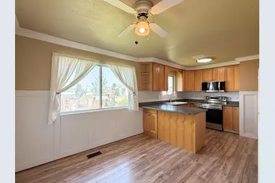 235 E 800 S, Layton, UT 84041 - Photo 4