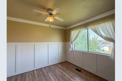 235 E 800 S, Layton, UT 84041 - Photo 10