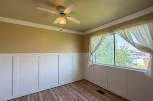 235 E 800 S, Layton, UT 84041 - Photo 10