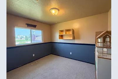 235 E 800 S, Layton, UT 84041 - Photo 14