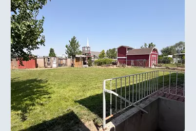 235 E 800 S, Layton, UT 84041 - Photo 32