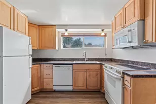 4928 S 1645 E, Holladay, UT 84117 - Photo 38