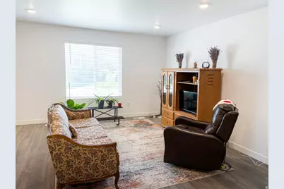 1391 S Oakdale Dr #233, Santaquin, UT 84655 - Photo 4