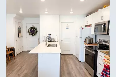 1391 S Oakdale Dr #233, Santaquin, UT 84655 - Photo 6