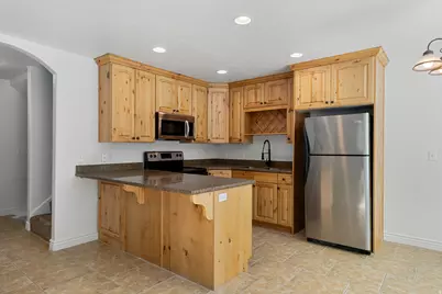 7183 S Villa Place Dr E, Midvale, UT 84047 - Photo 6