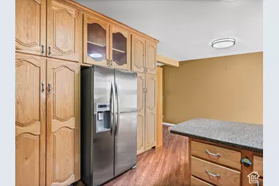 4547 S Tanglewood Dr, Holladay, UT 84117 - Photo 10