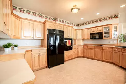 1135 W Park Ridge Dr S, Roosevelt, UT 84066 - Photo 16