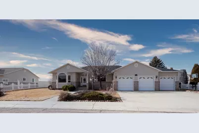 1135 W Park Ridge Dr S, Roosevelt, UT 84066 - Photo 2