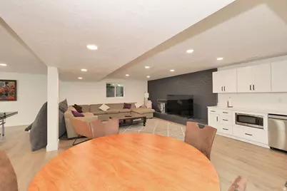 198 Oakwood Dr, Layton, UT 84040 - Photo 28