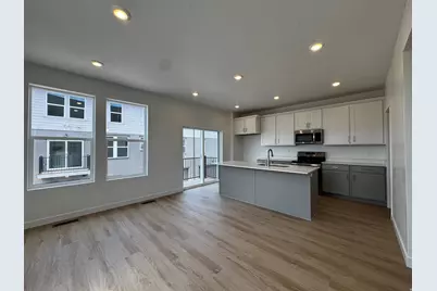 1554 N 1875 W #246, Layton, UT 84041 - Photo 4