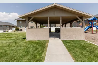691 N 130 E, Smithfield, UT 84335 - Photo 32