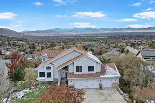 11722 S Cassowary Dr E, Sandy, UT 84092 - Photo 2