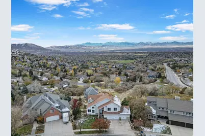 11722 S Cassowary Dr E, Sandy, UT 84092 - Photo 8