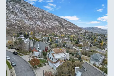 11722 S Cassowary Dr E, Sandy, UT 84092 - Photo 4