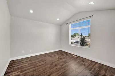 1568 E Cherry Ln, Layton, UT 84040 - Photo 8